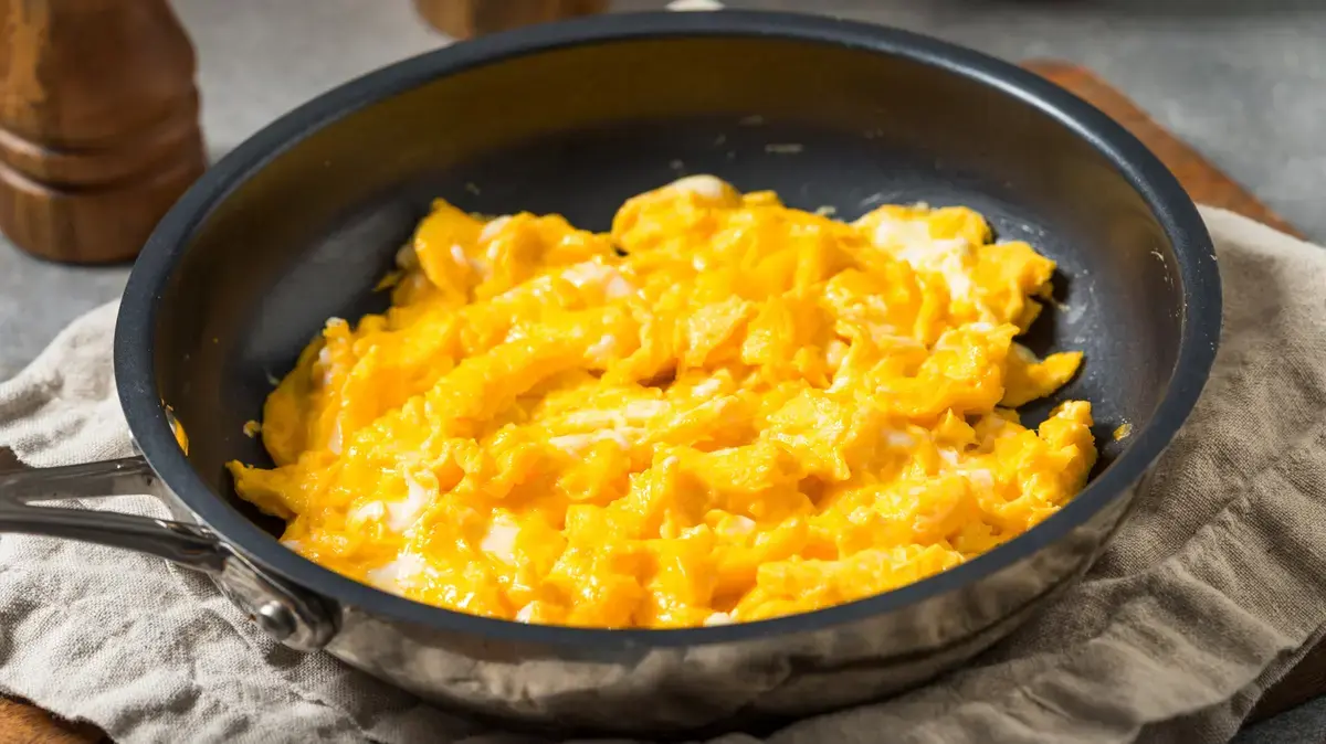 Achieve Perfectly Creamy Scrambled Eggs with a Surprising Canned Ingredient