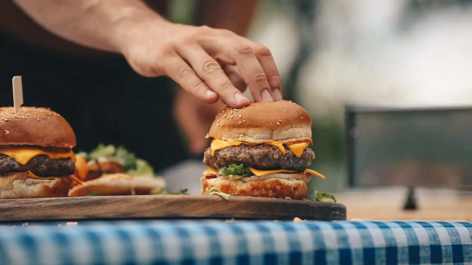 Say Goodbye To Traditional Burgers — Swap The Buns For This Iowa-Style Dish