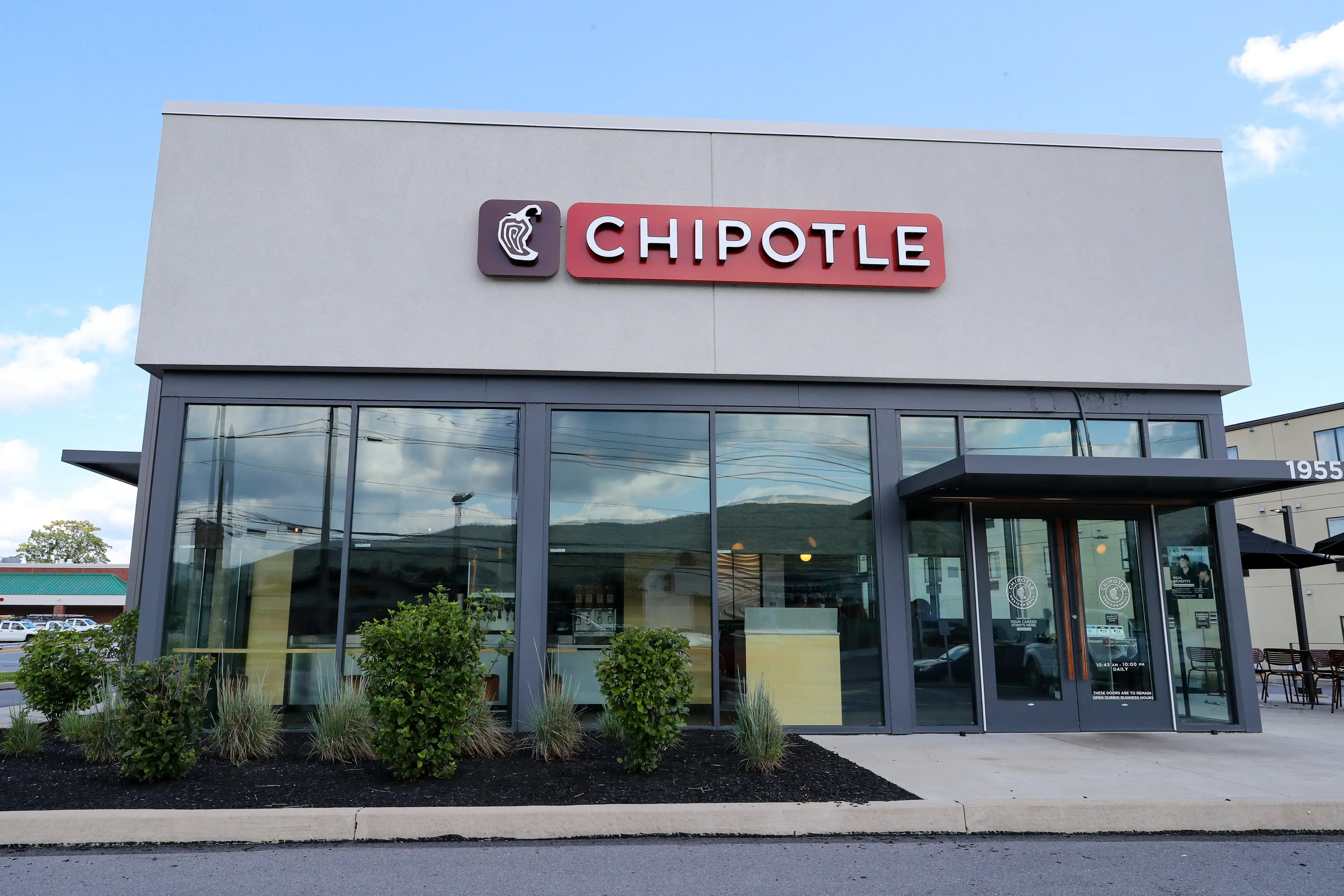 Chipotle Revives Popular Honey Chicken Offering