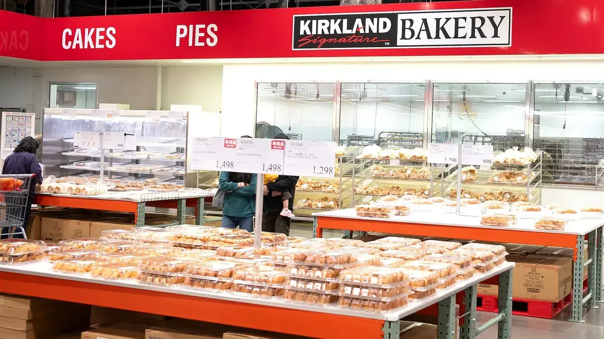 Costco Introduces Giant Strawberry Pie for Large Gatherings