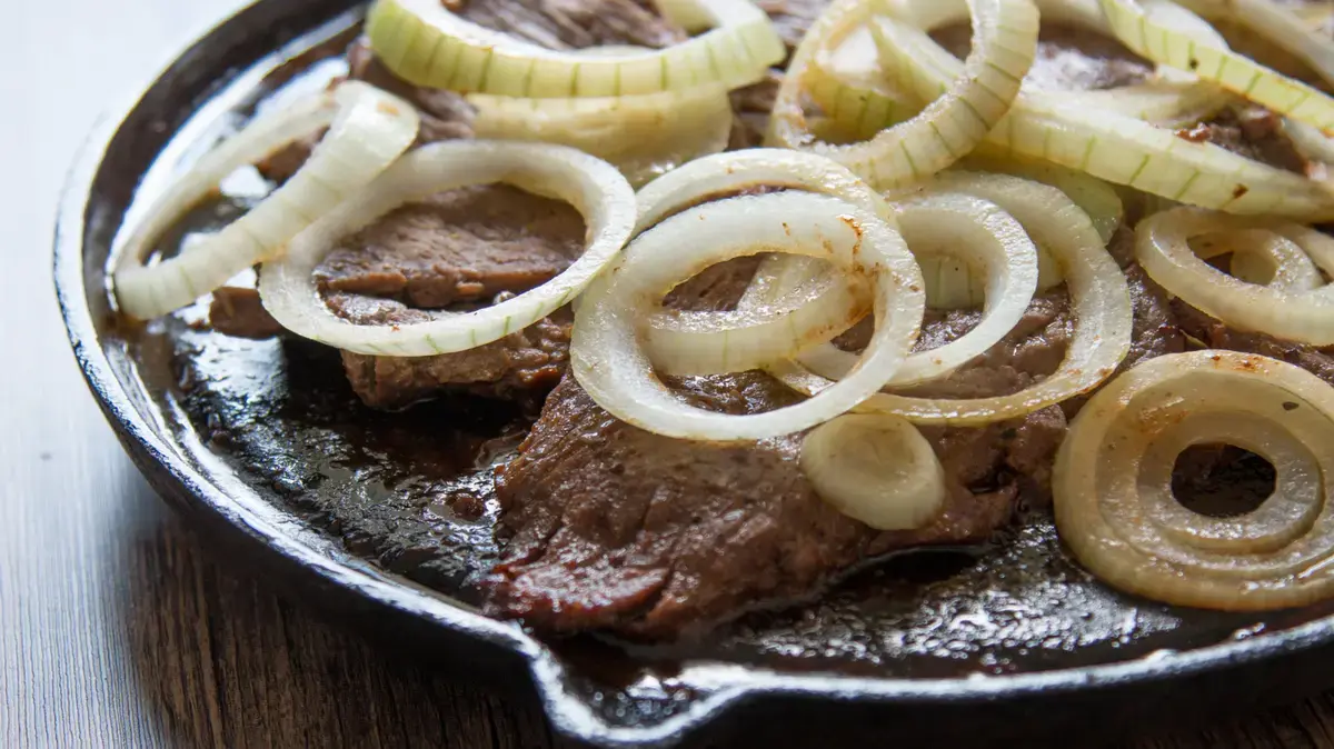 Could Raw Onions Be Your Ticket To More Tender Steak?