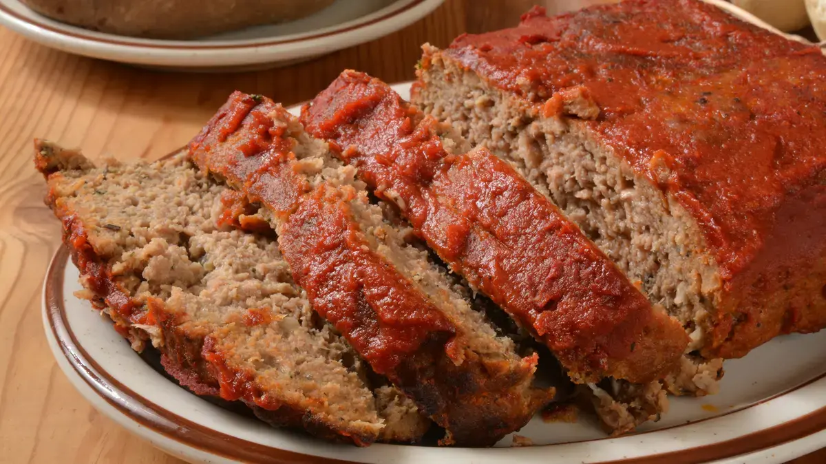 Cowboy‑Style Meatloaf Turns a Classic Dish Into a Flavor Explosion