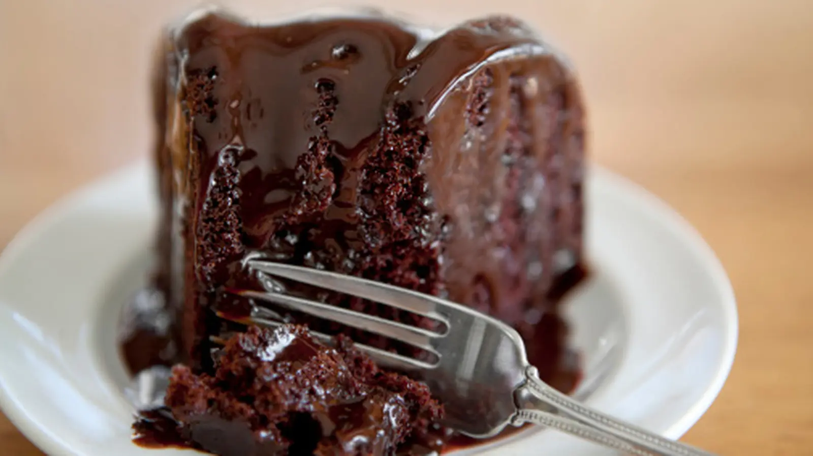 The Dessert Sauce That Makes Grocery Store Cake Taste Homemade