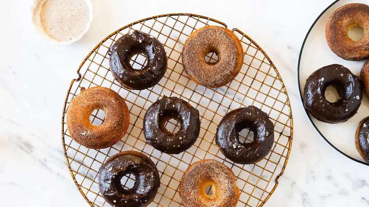 Delicious Baked Churro Cake Donuts: A Sweet Treat Made Easy