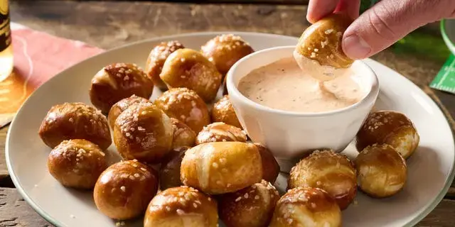 Exploring Creative Ways to Enjoy Pretzels Beyond Snacking