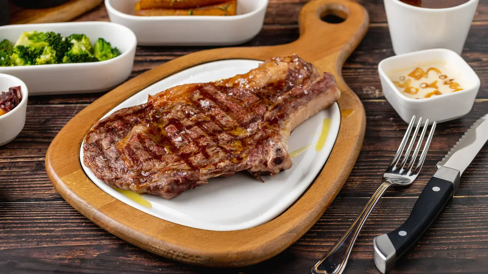 Forget Ruth's Chris: This Steakhouse Chain Proves Ribeye Doesn't Need To Be Expensive To Taste Good