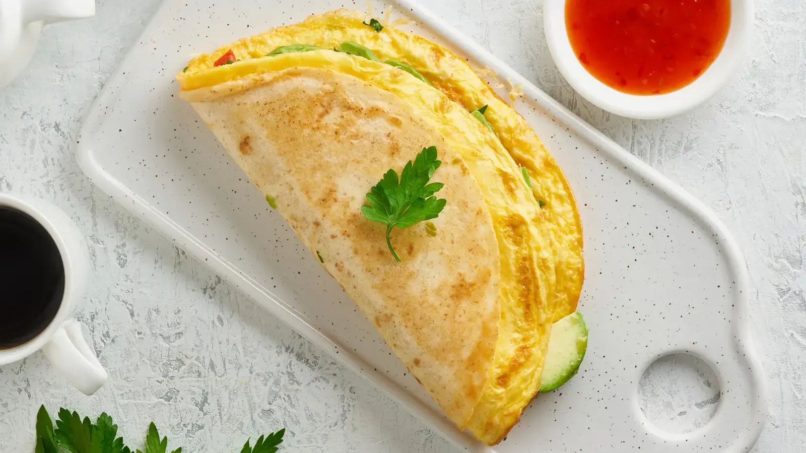 If You Have Potatoes And A Few Eggs, Make A Stuffed Tortilla Breakfast In 5 Minutes