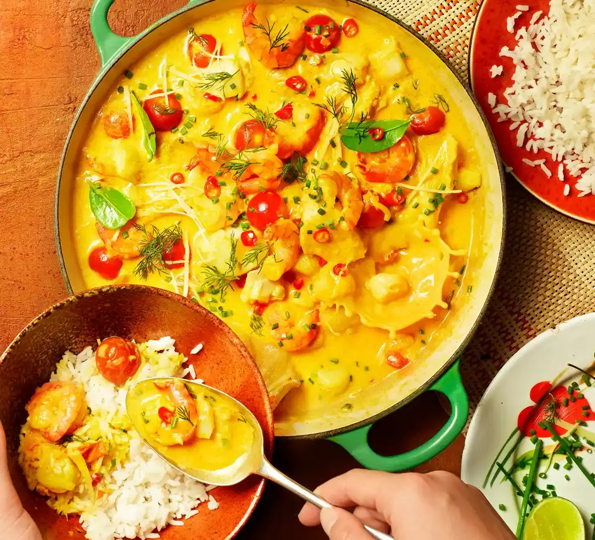 Mekong Seafood Curry: Aromatic Dish for Four