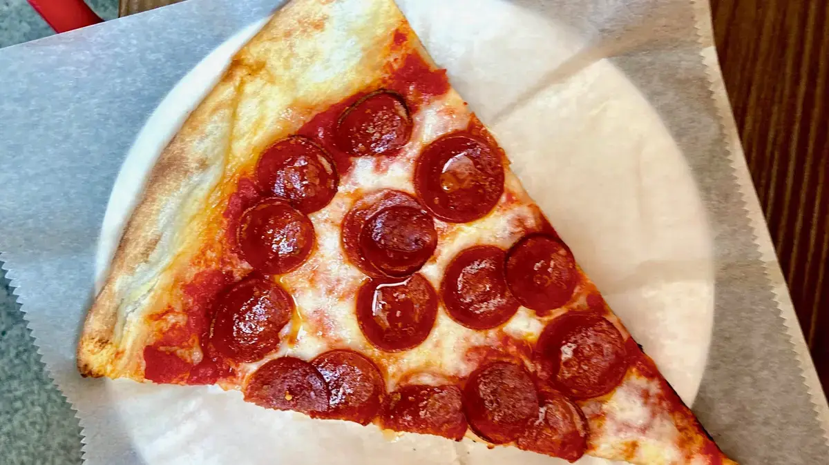 New York City's Top Pizza Spot Predicted by Online Community