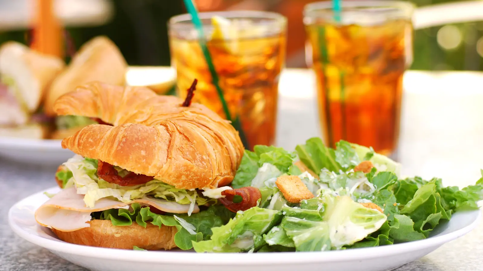 Not Sweet Tomatoes — The Classic '90s Sandwich And Salad Chain Floridians Will Remember
