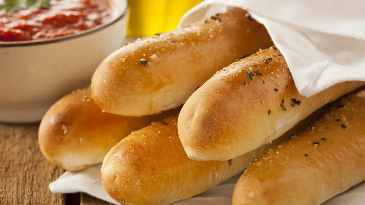 Olive Garden’s Breadsticks: A Shifting Recipe?