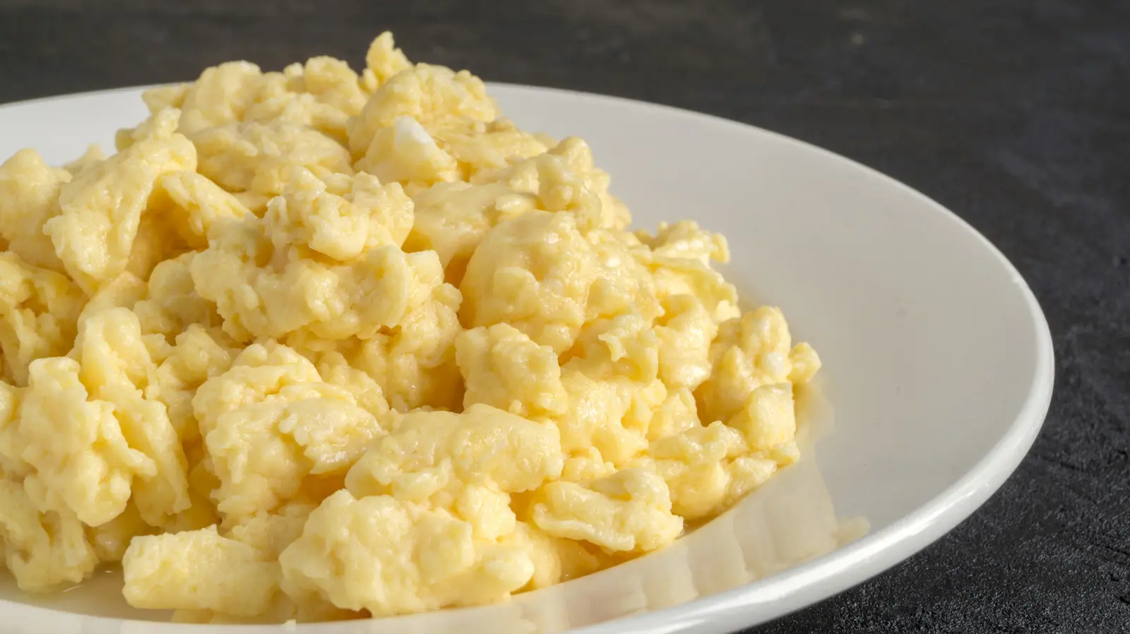 For Unforgettable Scrambled Eggs, Add This High-Protein Kitchen Staple
