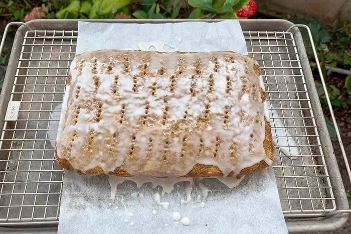 I Tried Carla Hall’s Sweet Tea Lemonade Snack Cake, and Now I Want Summer to Last 3 More Months