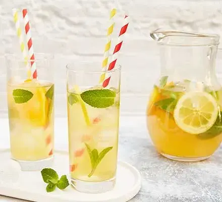 Refreshing Summer Iced Tea with Citrus and Mint