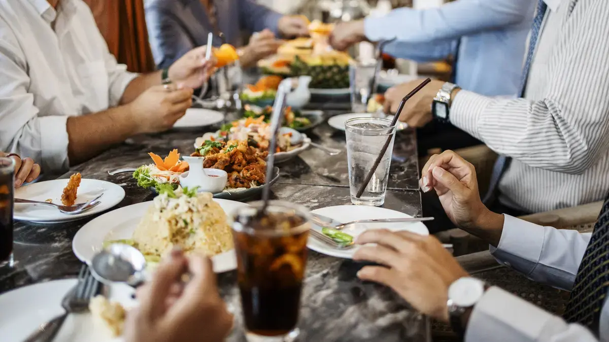 Reviving Retro Meals: Young Diners Bring Back Classic Dining Traditions