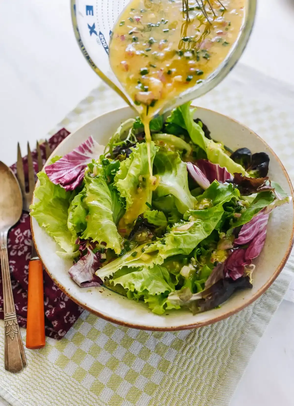 Shallot Vinaigrette Turns Simple Salads Into Restaurant‑Quality Meals
