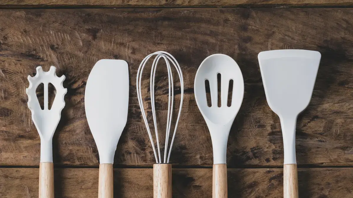Silicone vs. Wooden Utensils: Which Is Better for Cooking?