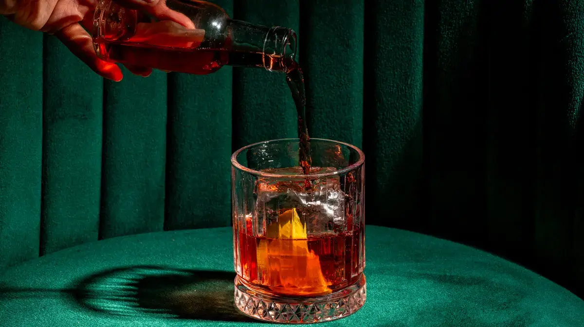 Smoky Twist Elevates Negroni Cocktail