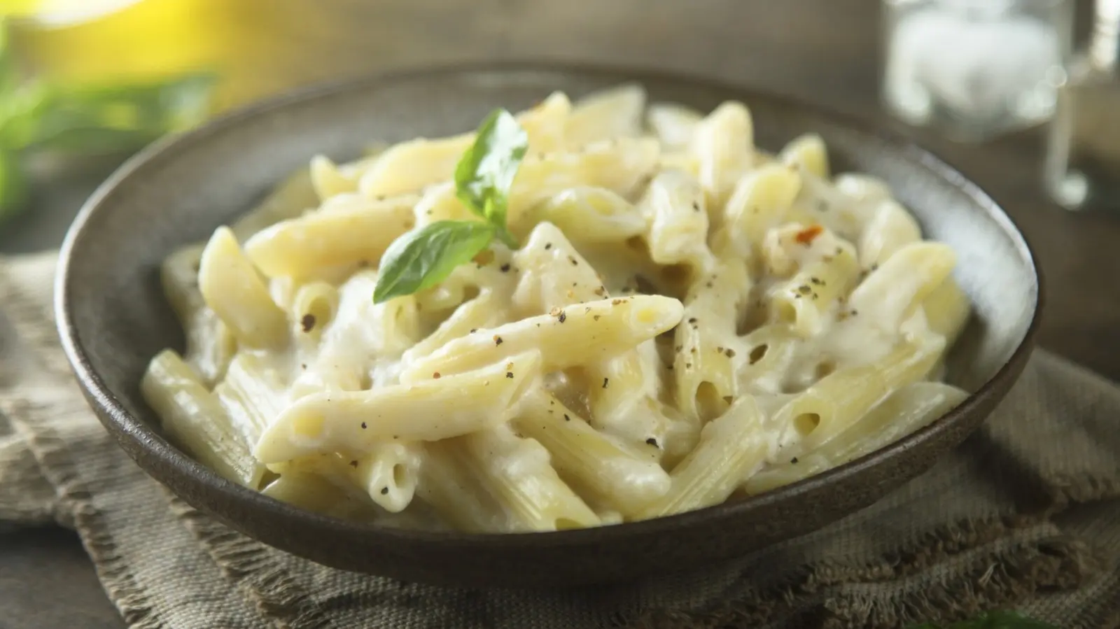 The Creamy Canned Soup That Makes An Unforgettable Pasta Sauce