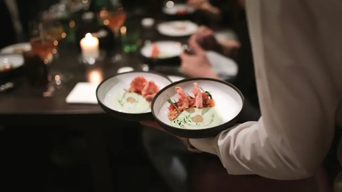 Spotting Unhealthy Restaurant Workplaces