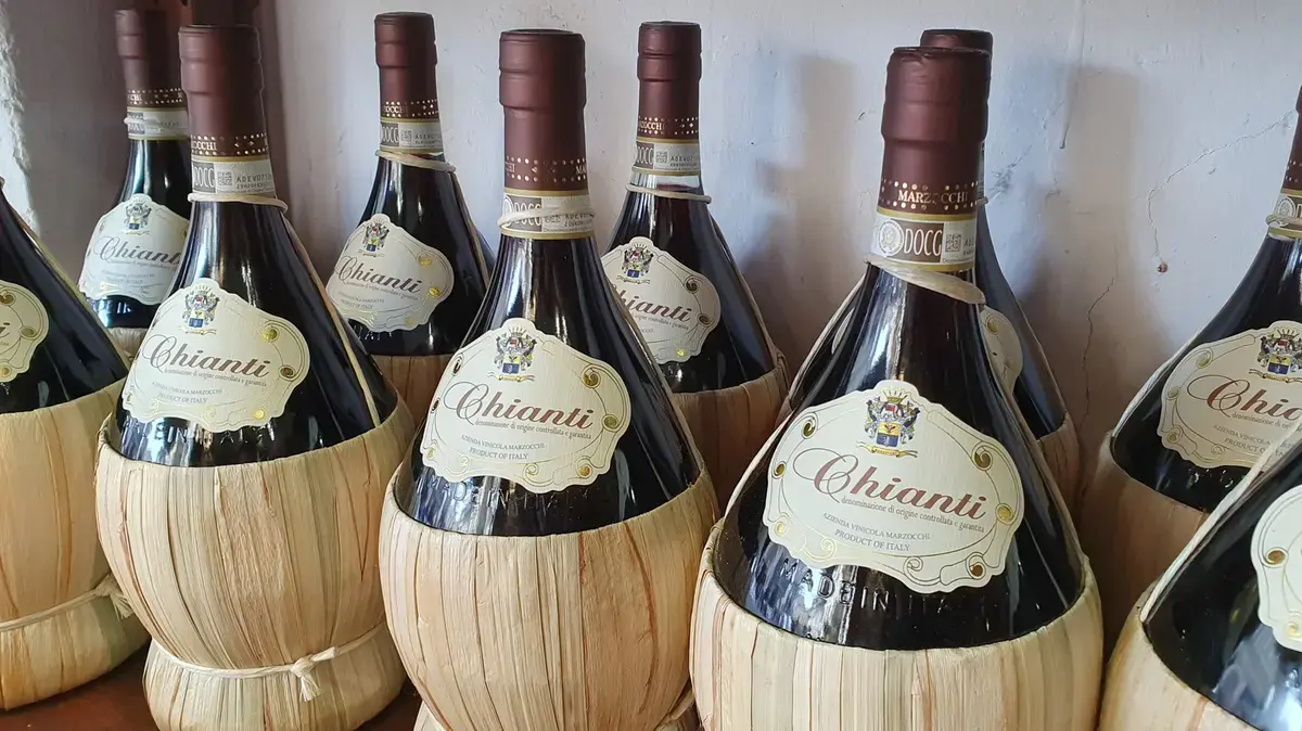 The Chianti Bottle's Straw Wrapper