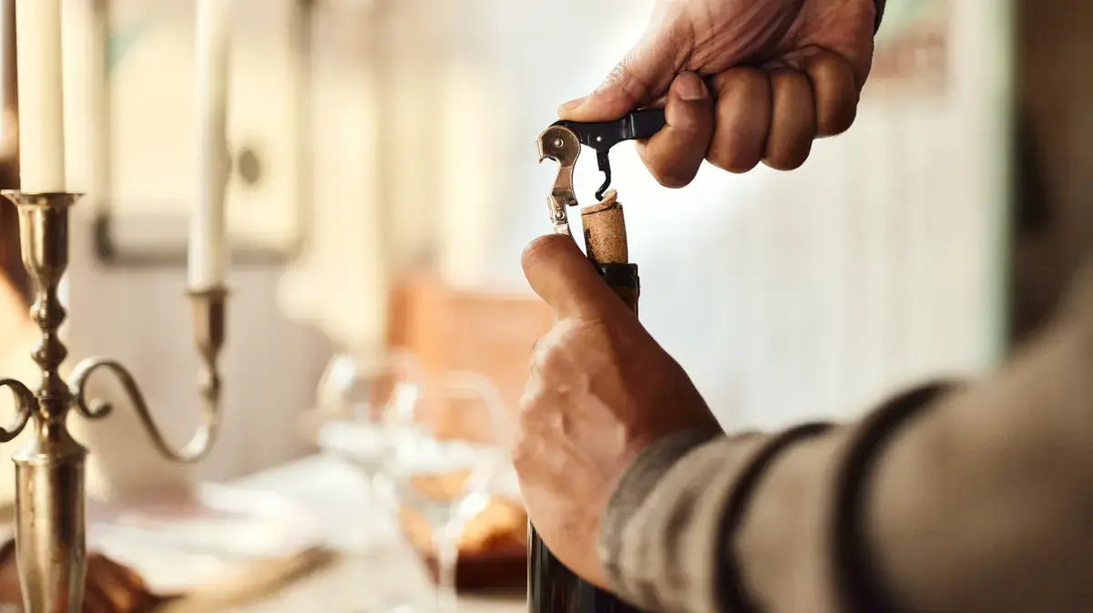 The Great Wine Debate: Screw Cap or Cork?
