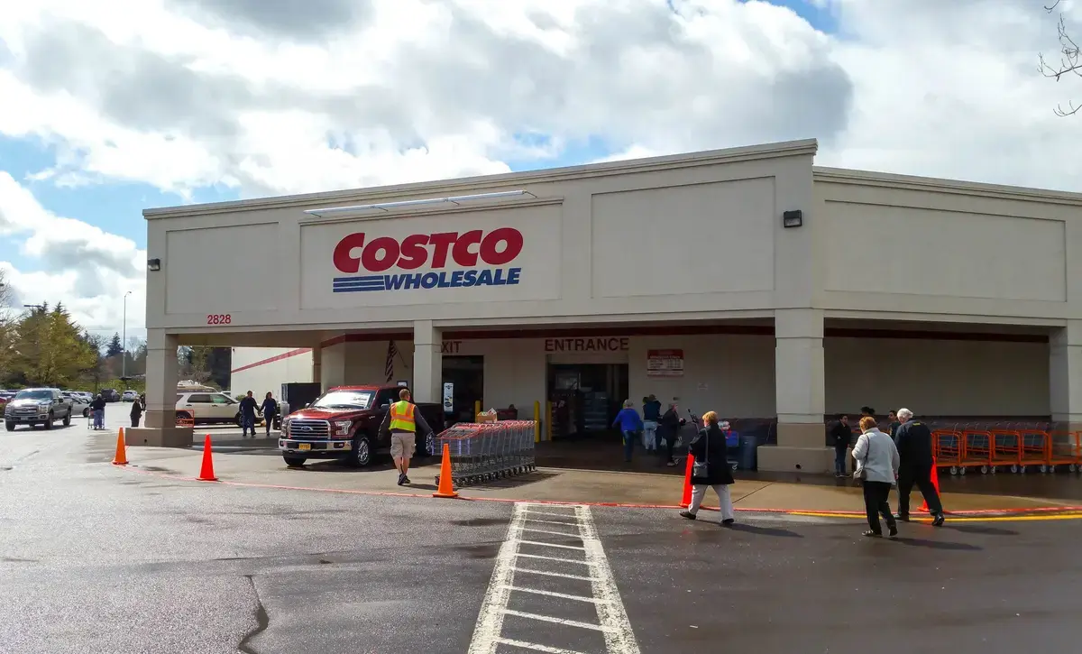 Waffle Cone Bar Cake Wins Over Costco Shoppers