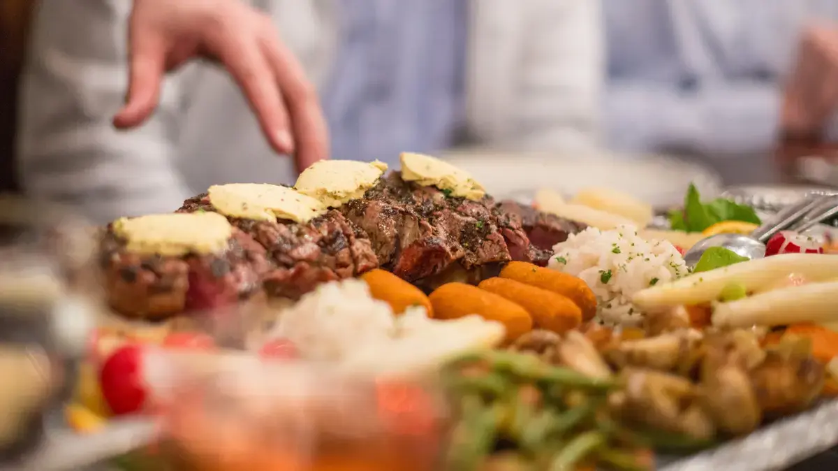 Which Steakhouse Offers the Best Value for Family Steak Dinners?