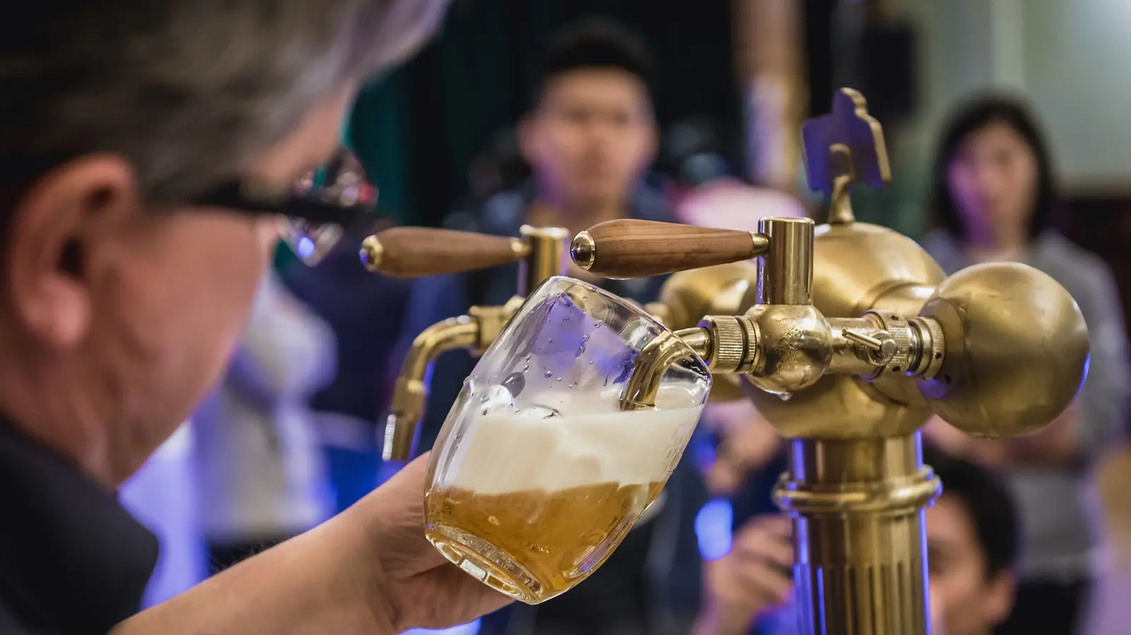 Local Brews That Define American Neighborhood Pride