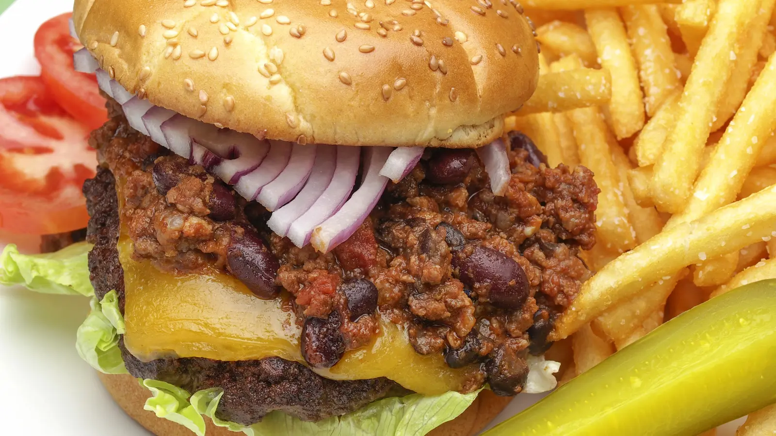 Build Your Own Chili Cheeseburgers: 14 Fast‑Food Chains That Let You Customize