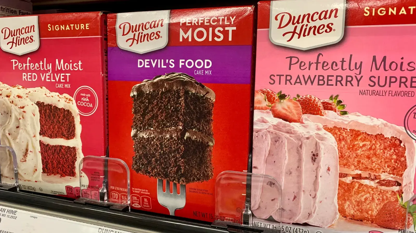 5 Discontinued Duncan Hines Cake Mixes That Deserve A Revival