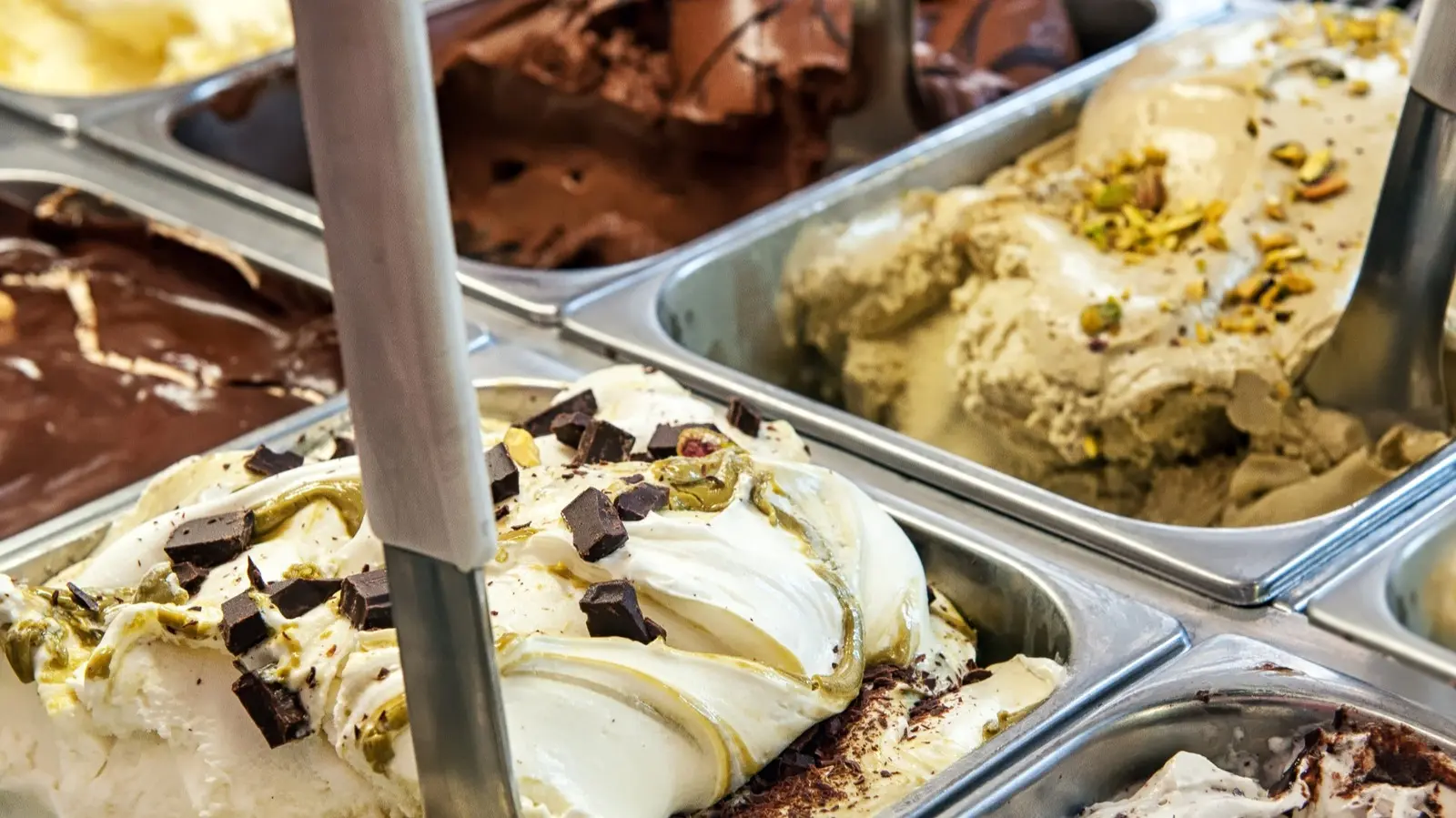 A Legacy of Scoops: California’s Historic Family-Run Ice Cream Parlor