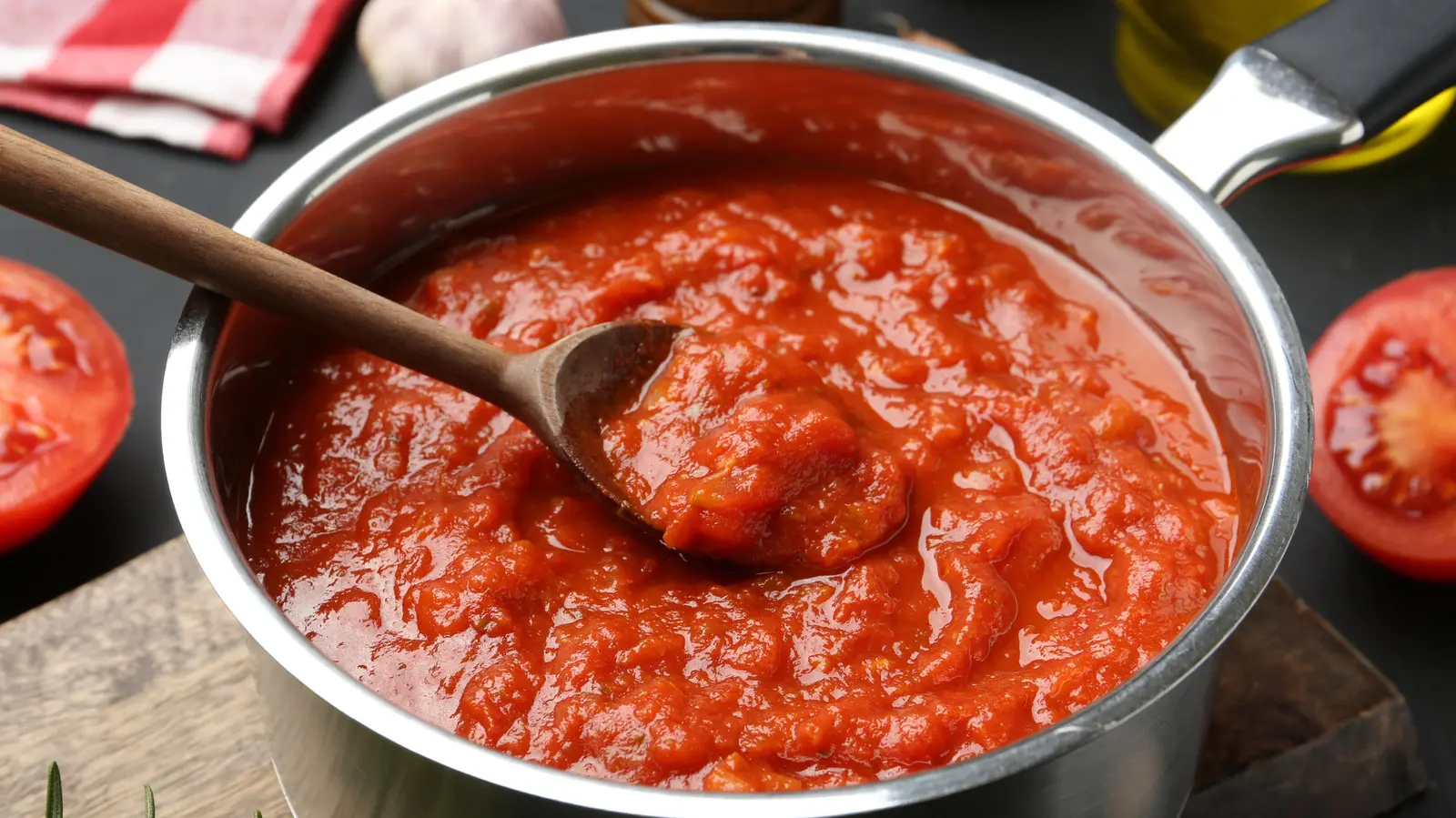 Blend Creamy Cottage Cheese Into Tomato Sauce for a Hidden Protein Lift