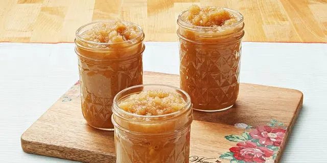 The Difference Between Apple Butter vs. Applesauce