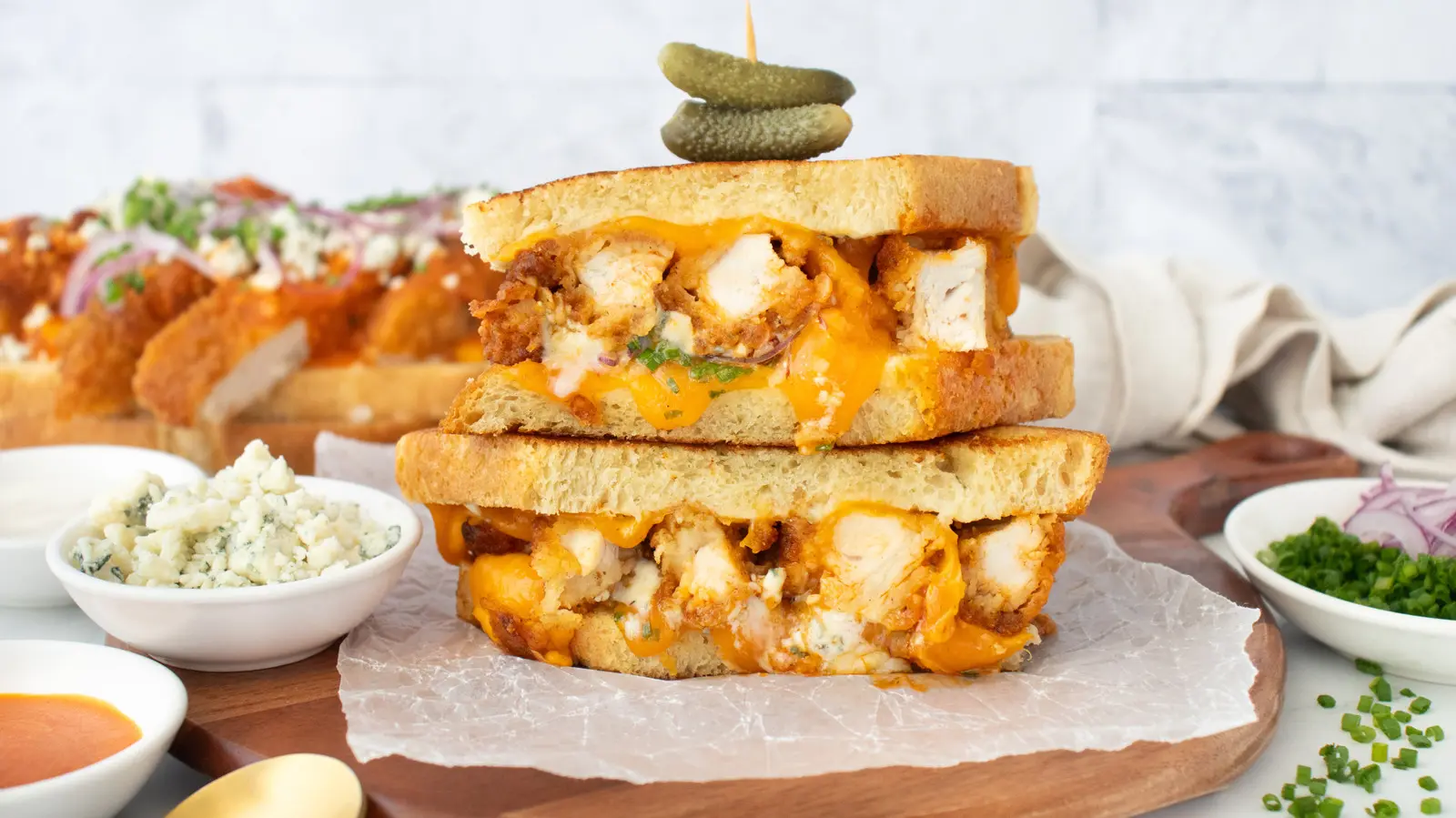 Buffalo Chicken Grilled Cheese: A Melty, Crispy Fusion