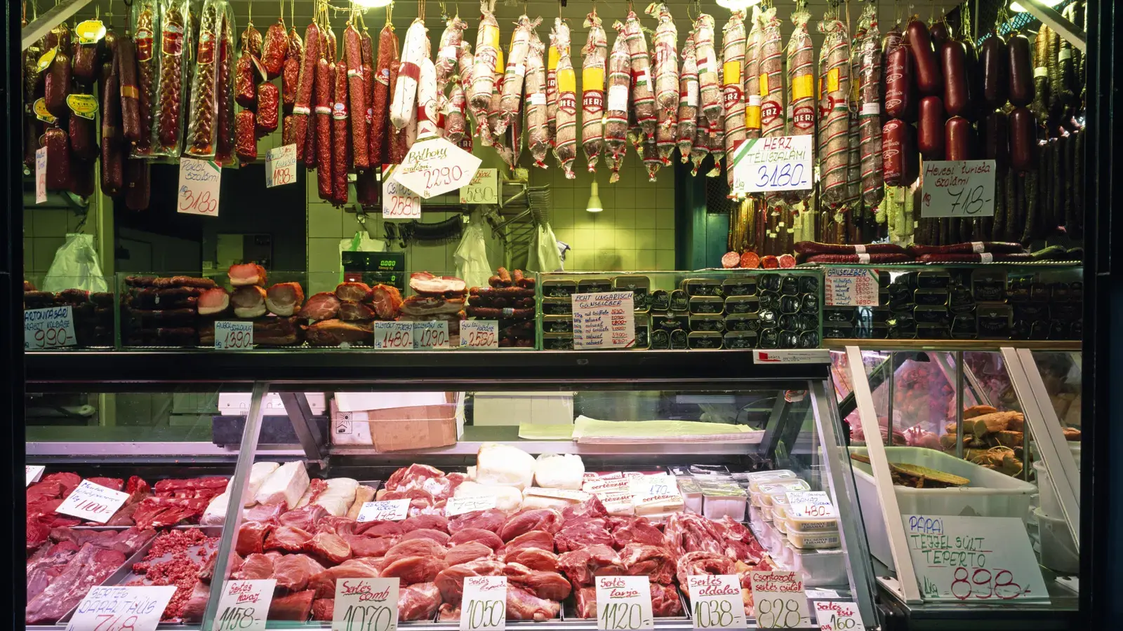 Butchers Wish You'd Stop Doing These 3 Things When Shopping For Meat