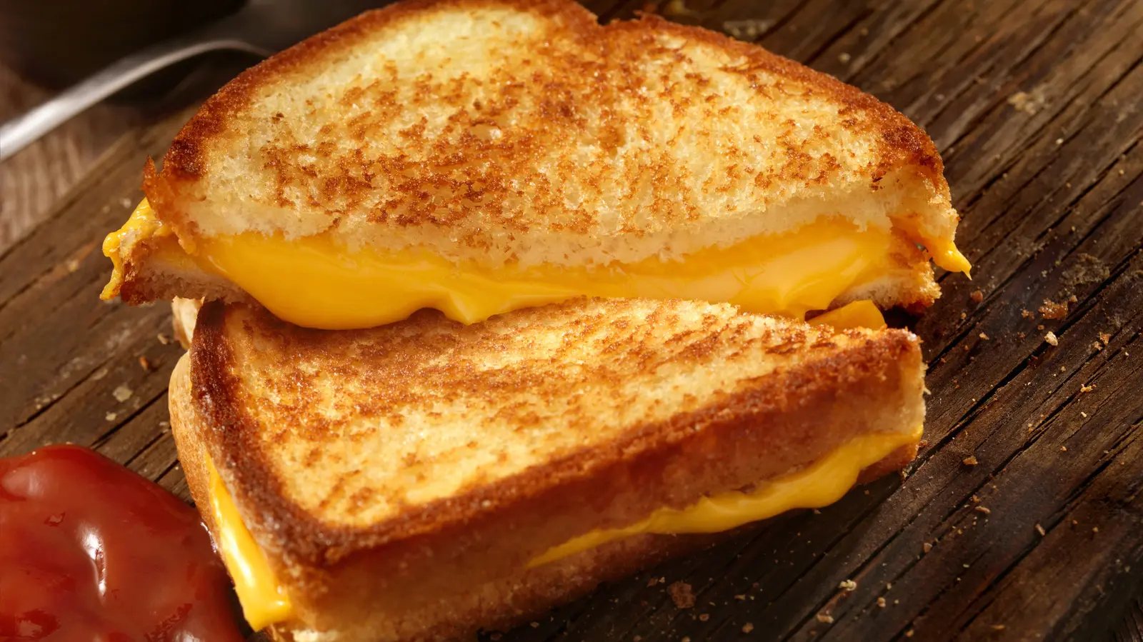 Canned Green Chili Boosts Grilled Cheese with a Tangy Punch