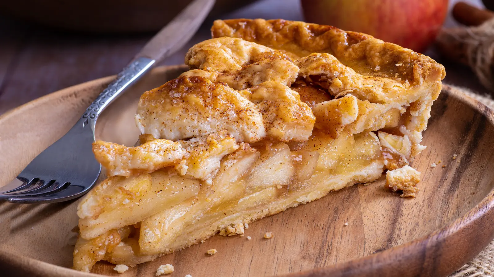 Caramel Drizzle Elevates Classic Apple Pie Beyond Expectations