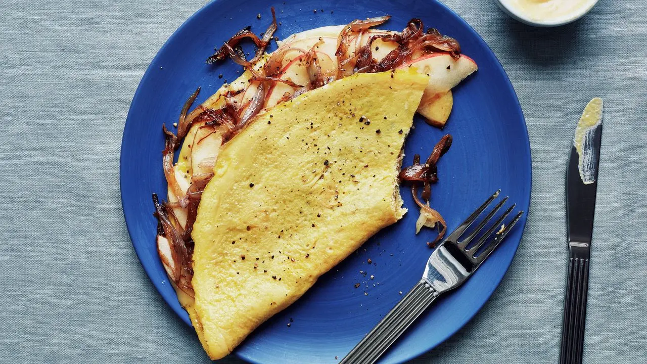 Cheesy Apple Omelet: A Diner-Style Dinner Upgrade