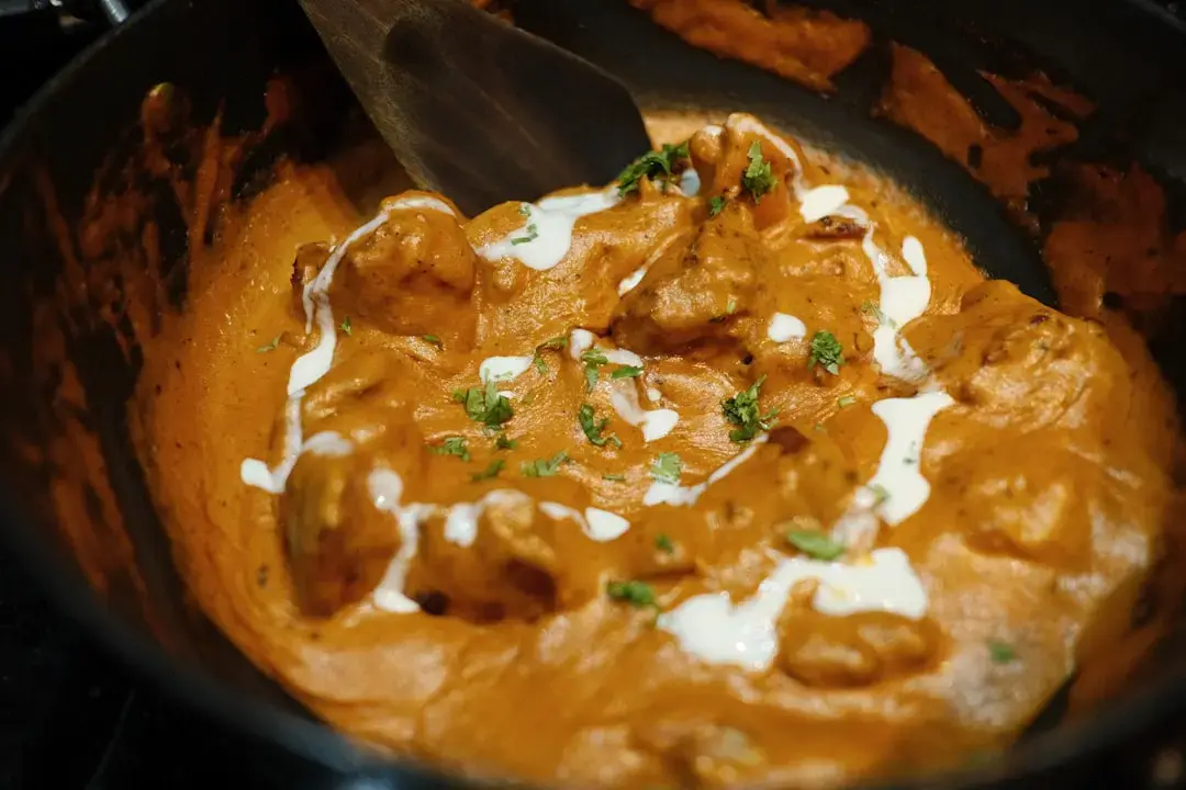 Chicken Tikka Masala: Britain’s Beloved Curry with Smoky Roots