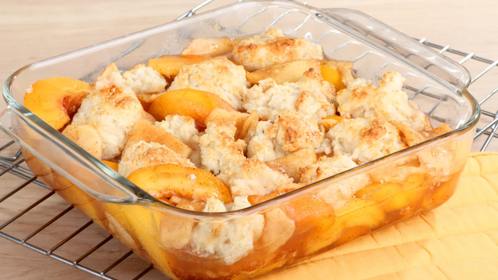 Make Leftover Peach Cobbler Taste Like New In Under 20 Minutes — Here's How