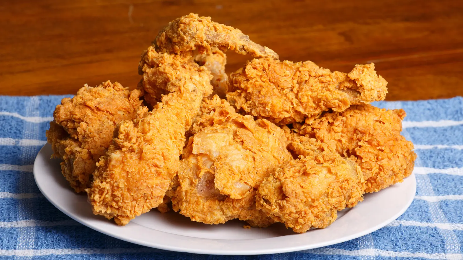 Stop Eating Fried Chicken Plain — Dunk It In This Sauce For 10x The Flavor