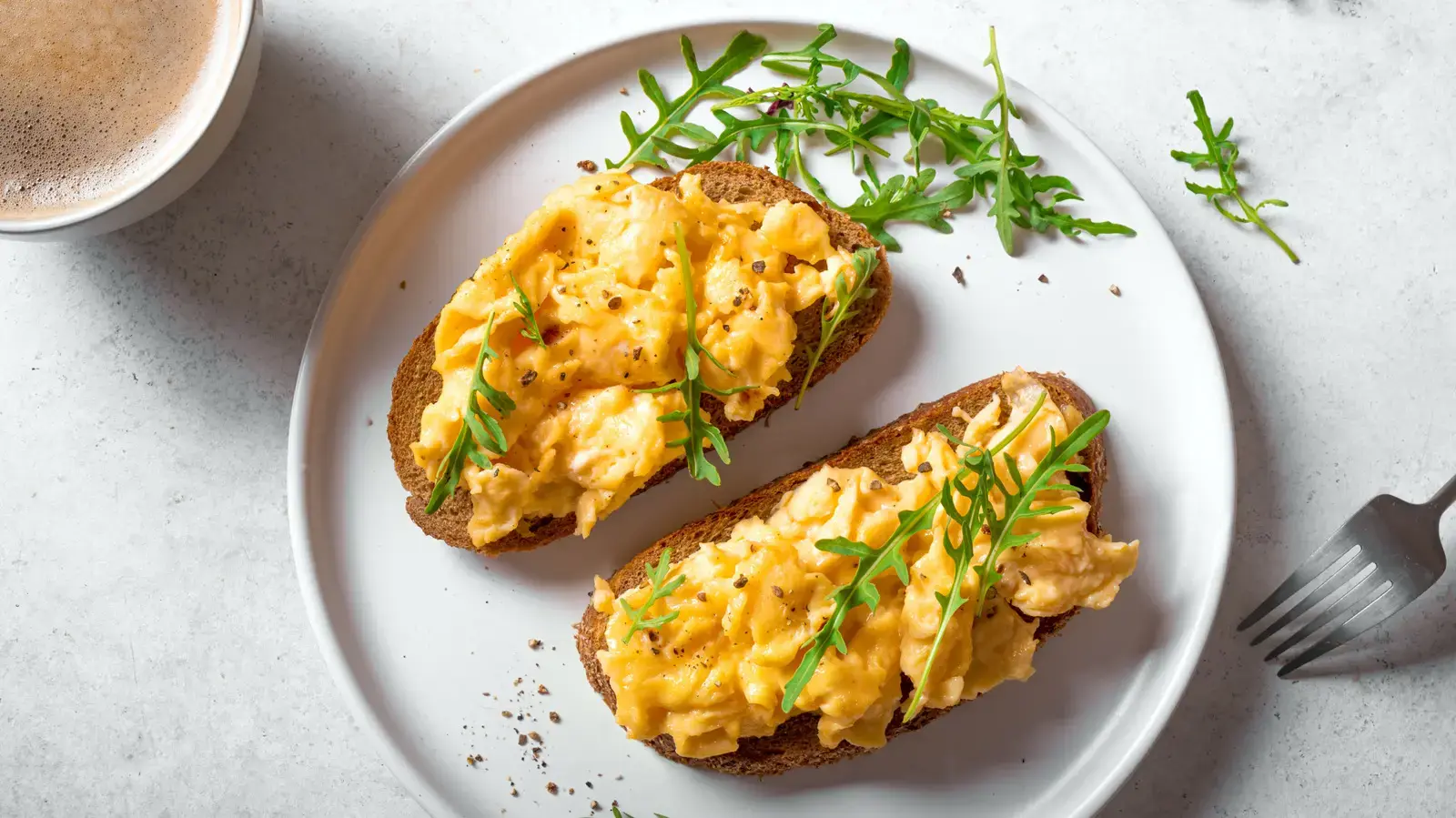 Frozen Spinach Turns Scrambled Eggs Into A High-Fiber Powerhouse