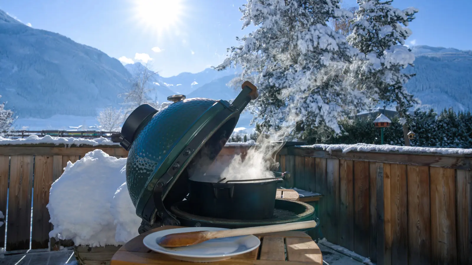 Grilling with charcoal in freezing temperatures presents significant challenges for outdoor cooks