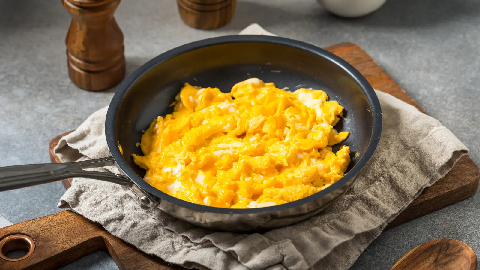 Give Scrambled Eggs a Greek-Style Upgrade With a Scoop of This Briny Ingredient