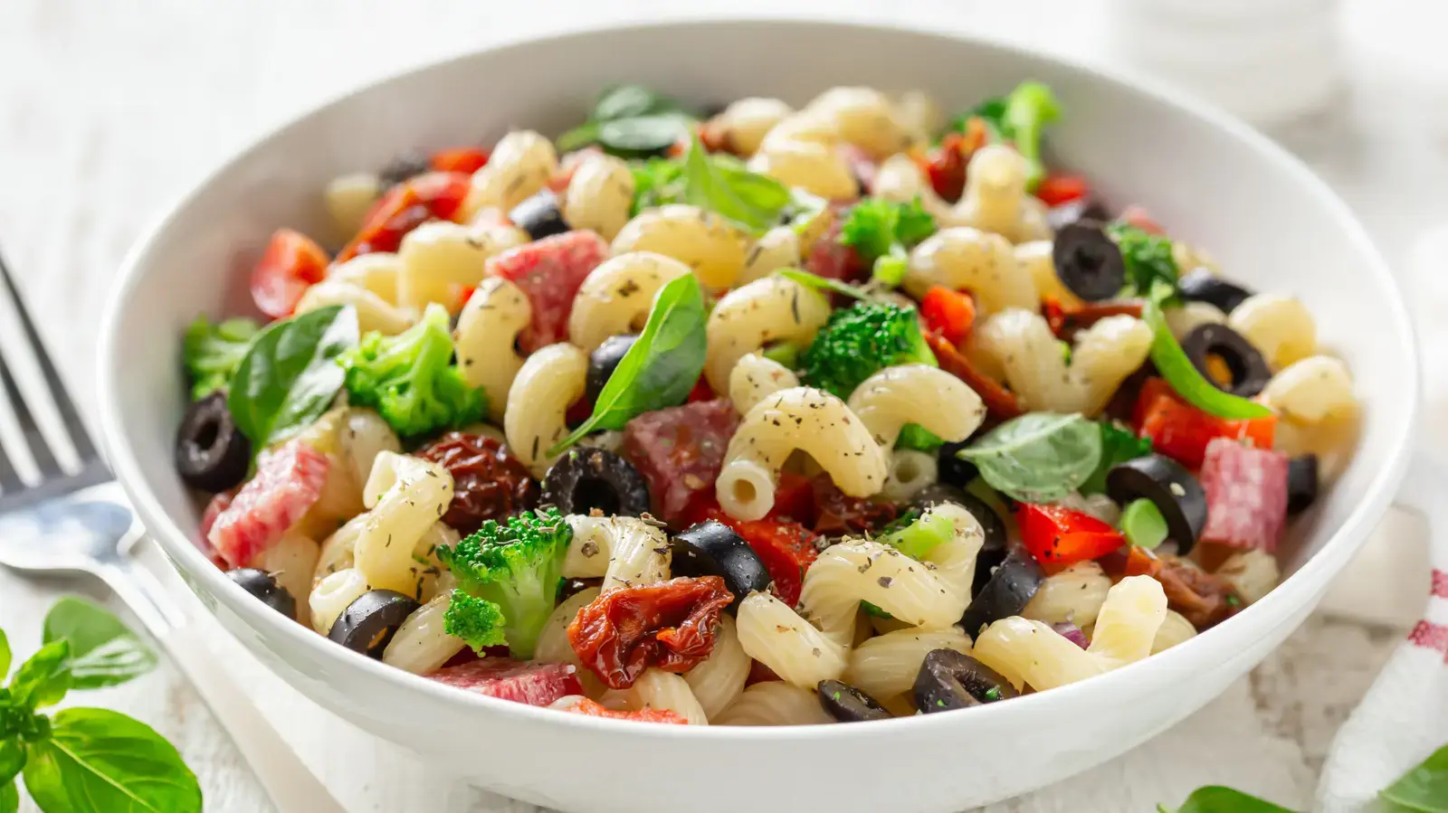 Greek-Style Twist Gives Pasta Salad a Fresh, Tangy Appeal