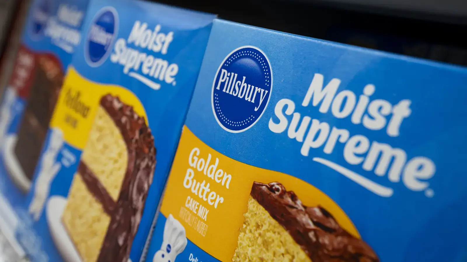 Home Baker Inverts Boxed Cake Mix Instructions For Superior Results