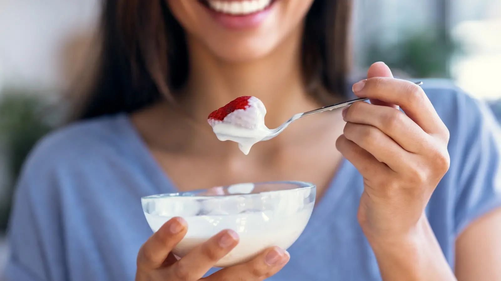 Enhancing Plain Yogurt With Simple Culinary Pairings