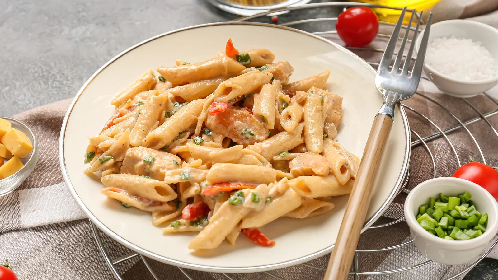 Give Pasta A Bold Southern-Inspired Upgrade With One Seasoning