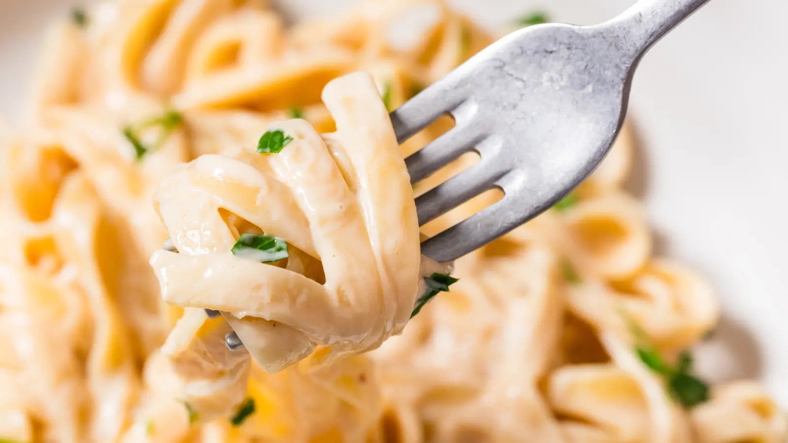 Transform Your Weeknight Pasta Using Creamy Garlic Soup